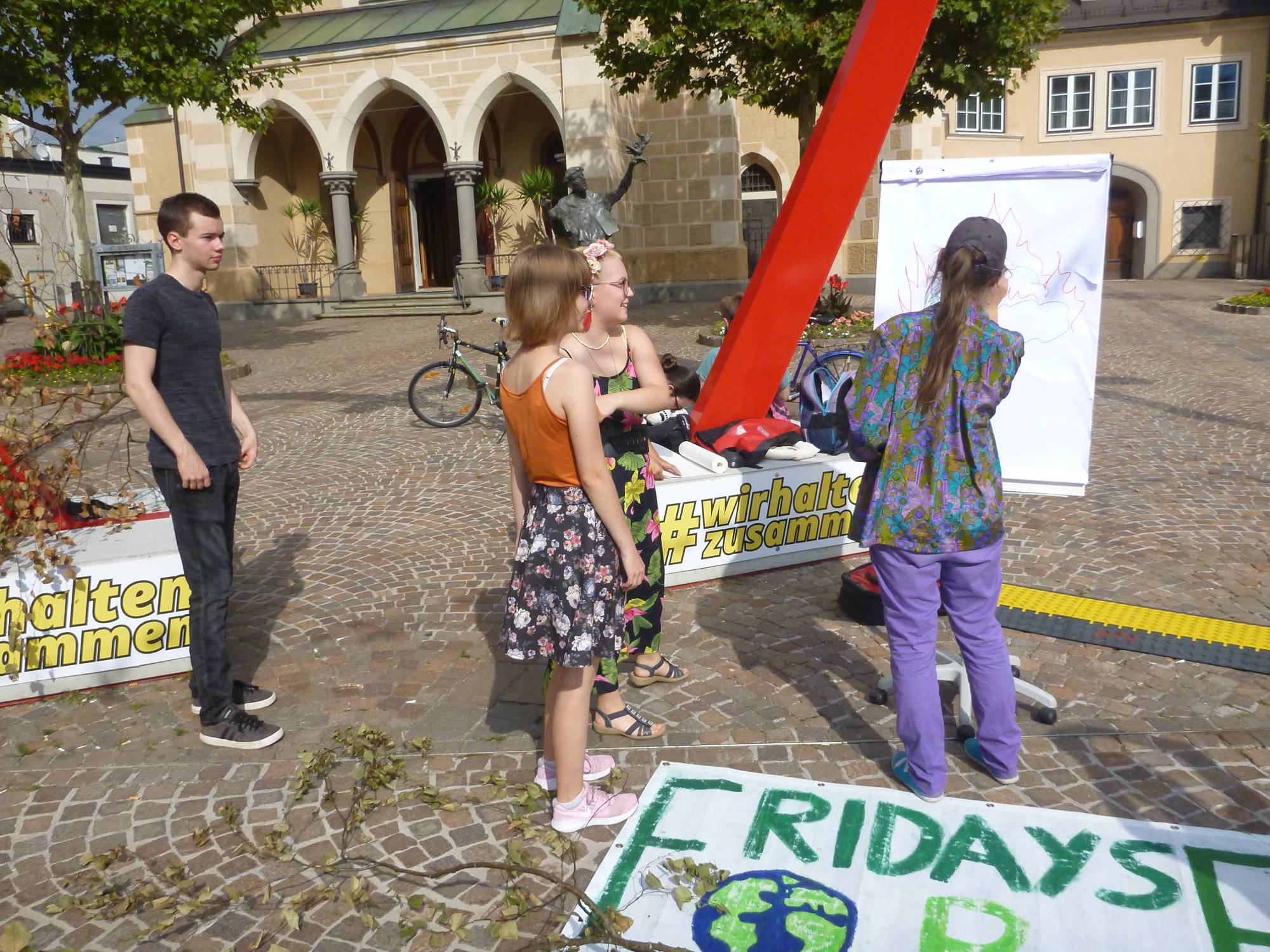 Fridays for Future on 2020-08-28 für den Amazonas, Villach, Nikolaiplatz, Photo #2