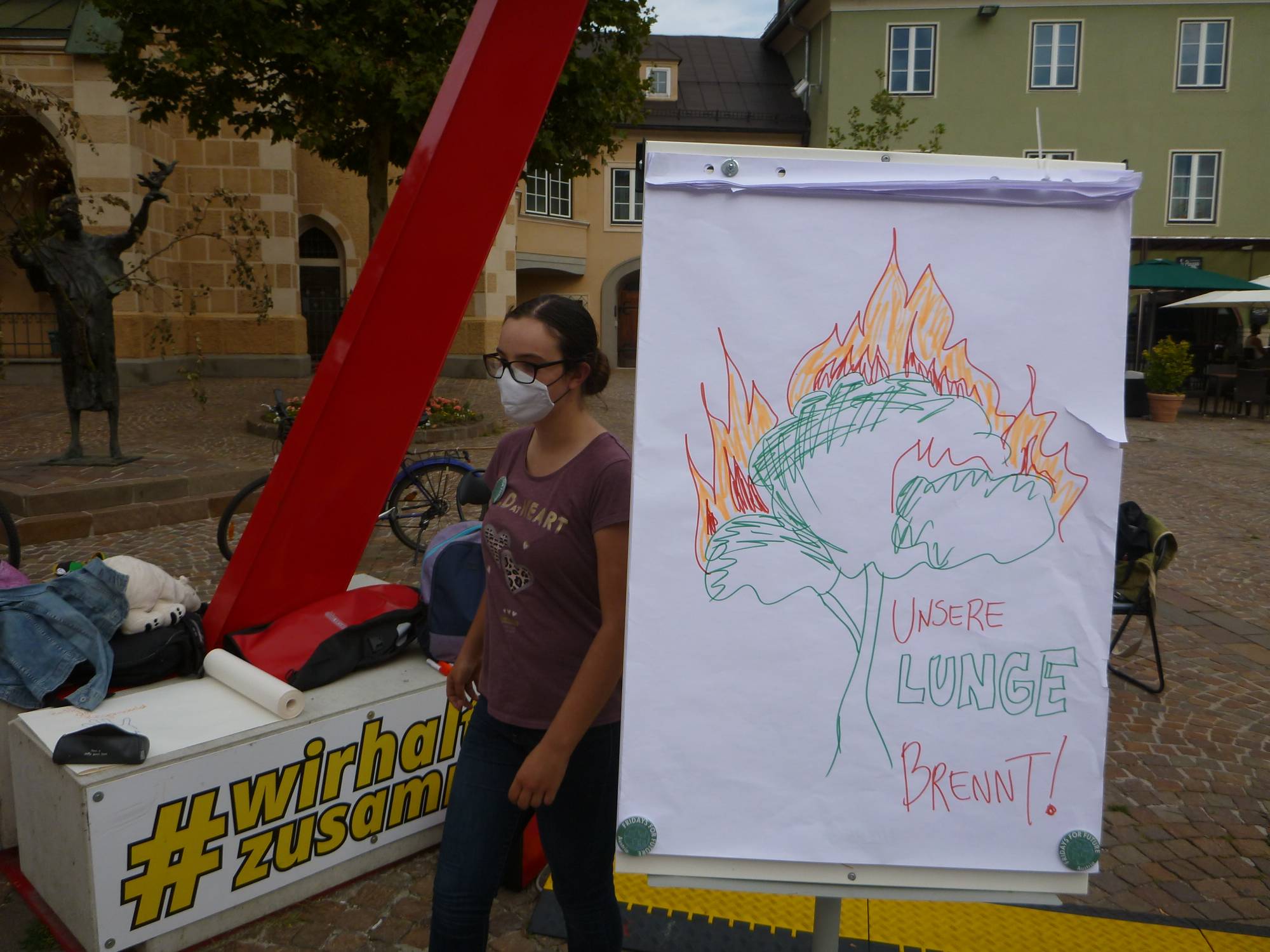 Fridays for Future on 2020-08-28 für den Amazonas, Villach, Nikolaiplatz, Photo #12