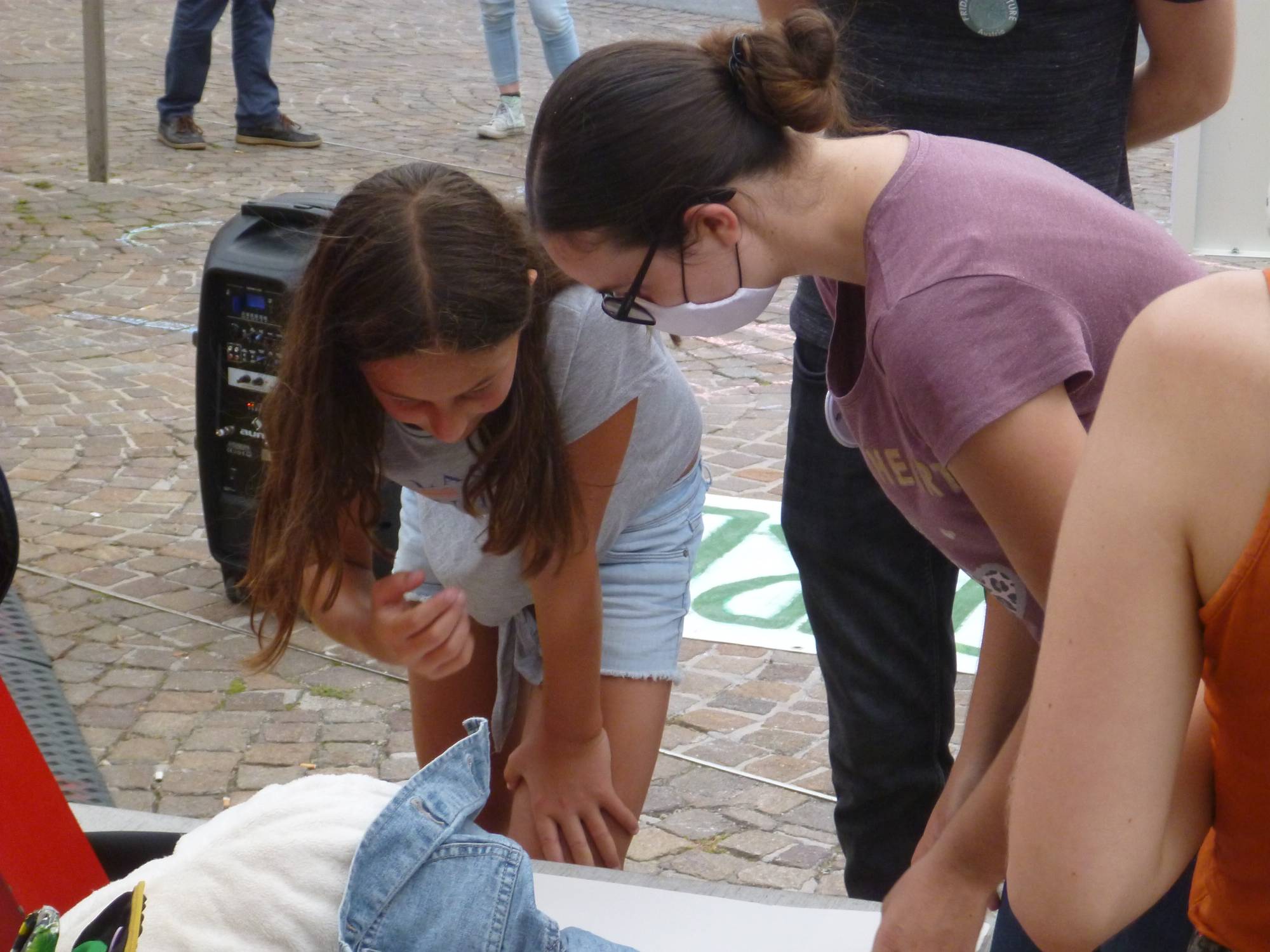 Fridays for Future on 2020-08-28 für den Amazonas, Villach, Nikolaiplatz, Photo #19