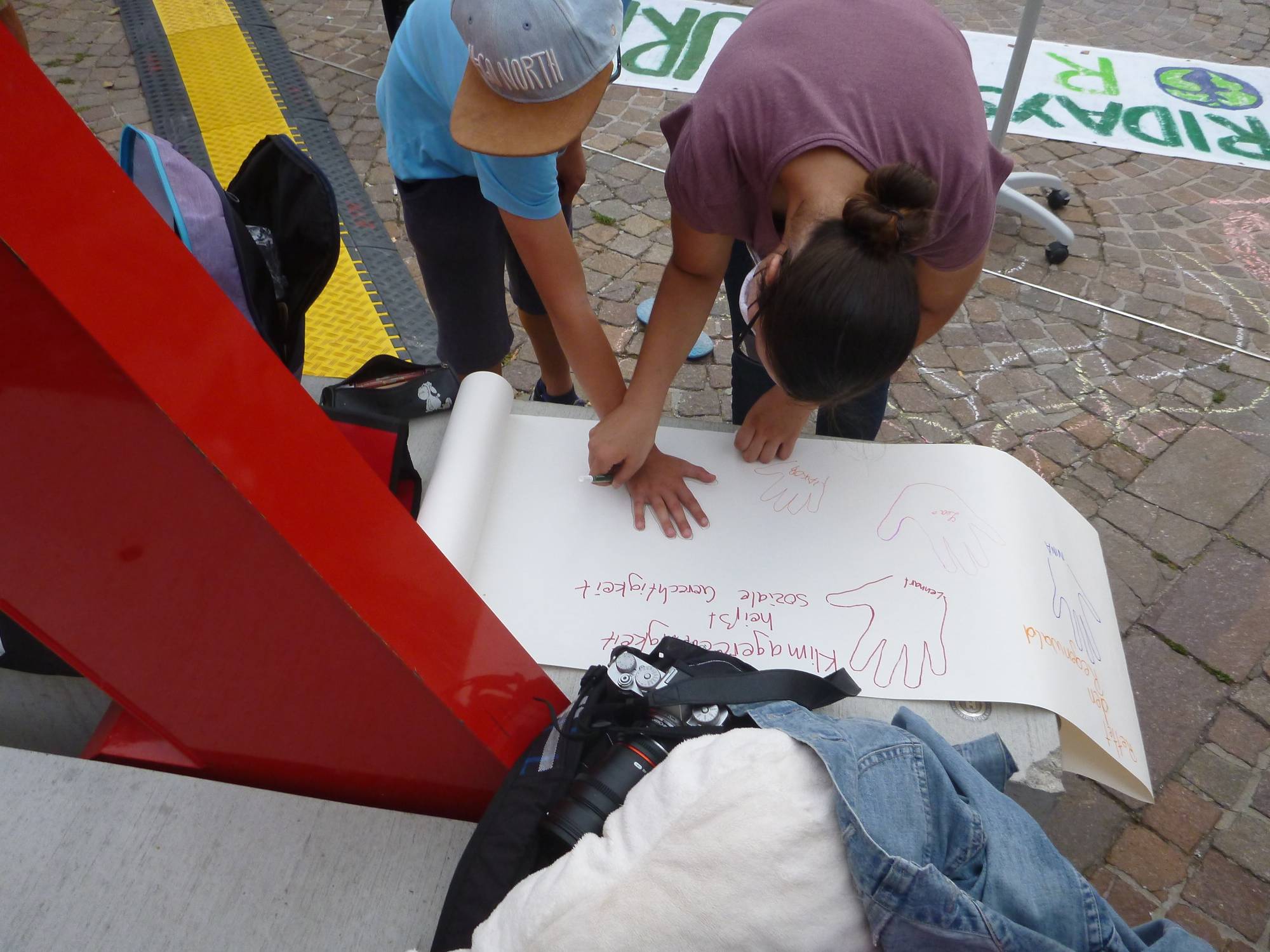 Fridays for Future on 2020-08-28 für den Amazonas, Villach, Nikolaiplatz, Photo #26